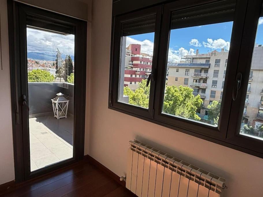 Apartamento Forum - Ciencias Гранада Екстериор снимка